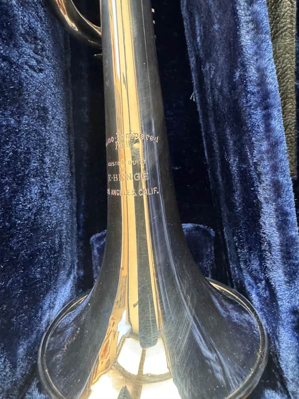 Benge Los Angeles C trumpet w/Benge triple case MLP (medium large plus); .464 bore; SN 8739; manufacture year-1972; Silver plating image 1