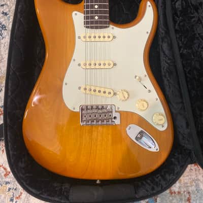 Fender American Performer Stratocaster 2023 - Honey Burst image 2