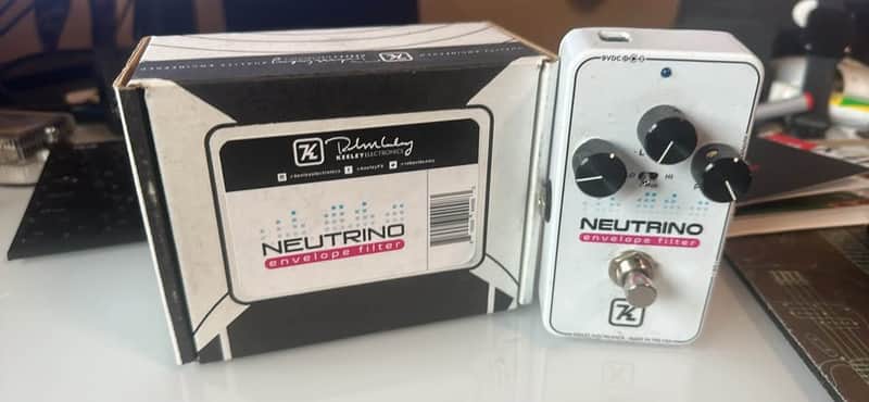 Keeley Neutrino V2 Envelope Filter Pedal - White image 1