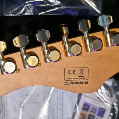 Sire Larry Carlton S10 HSS Transparent Green image 10