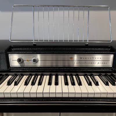 Wurlitzer 200A 64-Key Electric Piano 1974 - 1983 - Black image 2
