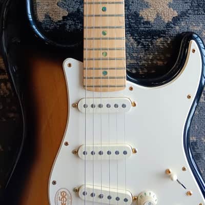 Fender 50th Anniversary American Deluxe Stratocaster 2004 - Sunburst image 11