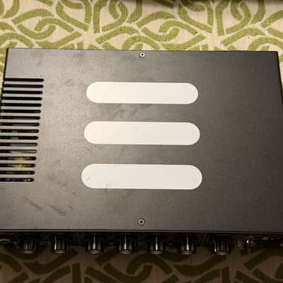 Eich Amplification T900 900w bass head with carry bag image 4