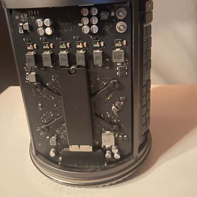 Apple Mac Pro 2.7 GHZ 12 CORE 512GB SSD 64 RAM image 4