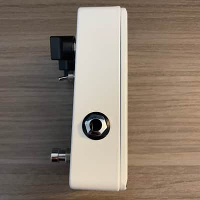 JHS 3 Series Fuzz image 4