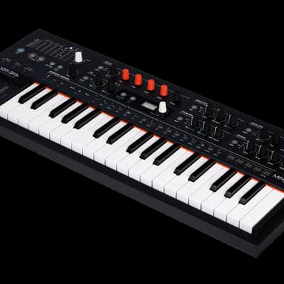Arturia MiniFreak 6-Voice Polyphonic Hybrid Keyboard