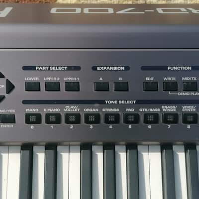 Roland RD-700 88-Key Digital Stage Piano 2001 - 2005 - Black image 4