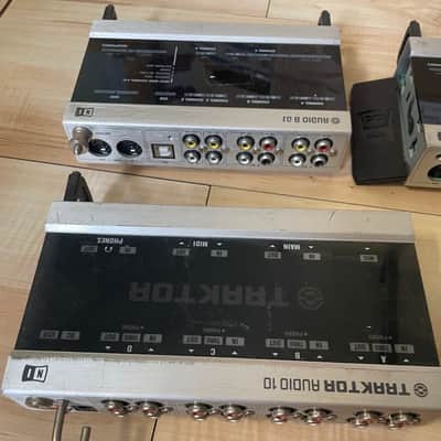 Lot of Native Instruments Traktor Audio 10 Audio 8 DJ Audio 4DJ image 9