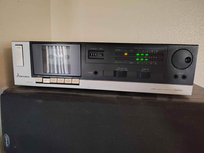 Mitsubishi Medallion DT-2 Cassette Deck image 1