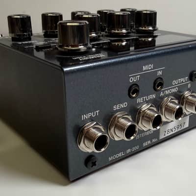 Boss IR-200 Amp and IR Cabinet 2021 - Present - Silver image 4