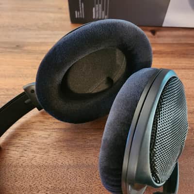 Sennheiser HD 560S Open-Back Studio Headphones w/ braided walnut-shell cable image 6