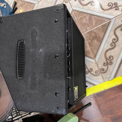 Ampeg BA-110v2 40-Watt 1x10" Bass Combo 2014 - Present - Black image 2