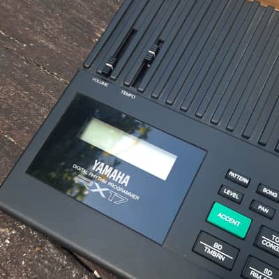 Yamaha RX17 80s drum machine (with orig. box/manual/psu) Bild 2