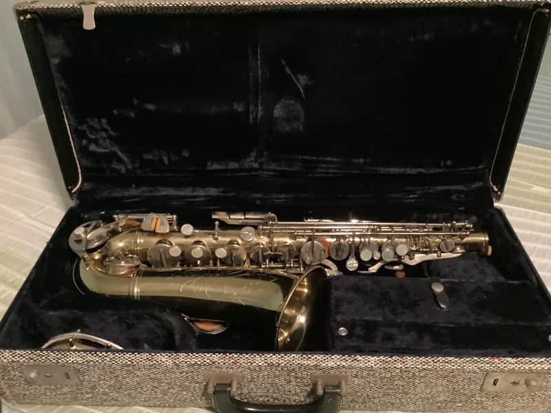 Conn Alto Saxophone 1964 - Brass image 1