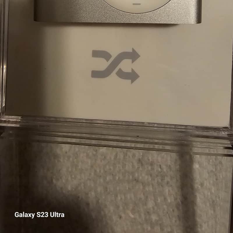 2010s Apple A1204 [MB225LL/A iPod Shuffle 1 GB in Original Pac…