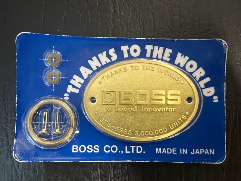 Boss “Thanks to the world” commemorative keychain 80s image 1