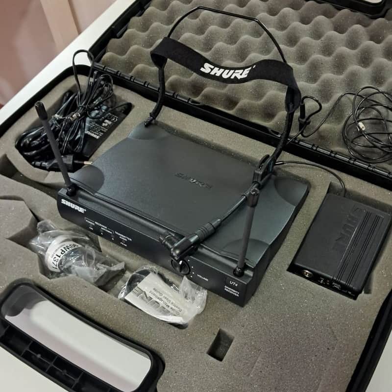 Shure UT4 TE Wireless System — UHF + Headset Mic image 1