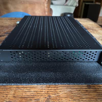 Universal Audio Apollo x16 Gen 2 - Mint, boxed image 4