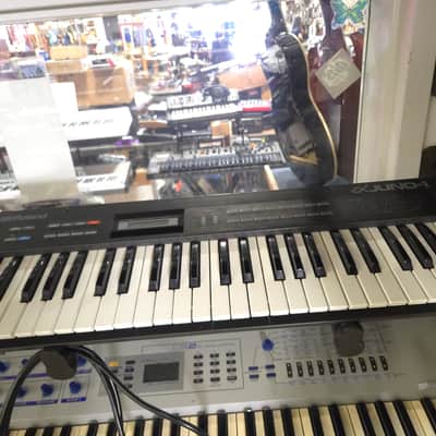 Roland Alpha Juno-1 49-Key Programmable Polyphonic Synthesizer 1985 - 1988 - Local Pickup Only