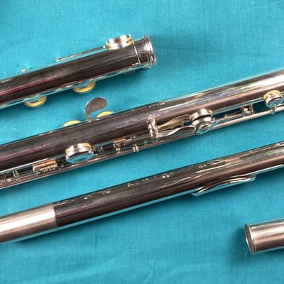 Wm S Haynes-Commercial Model Flute-Made 1943-Overhauled-Original Case and Extras image 2