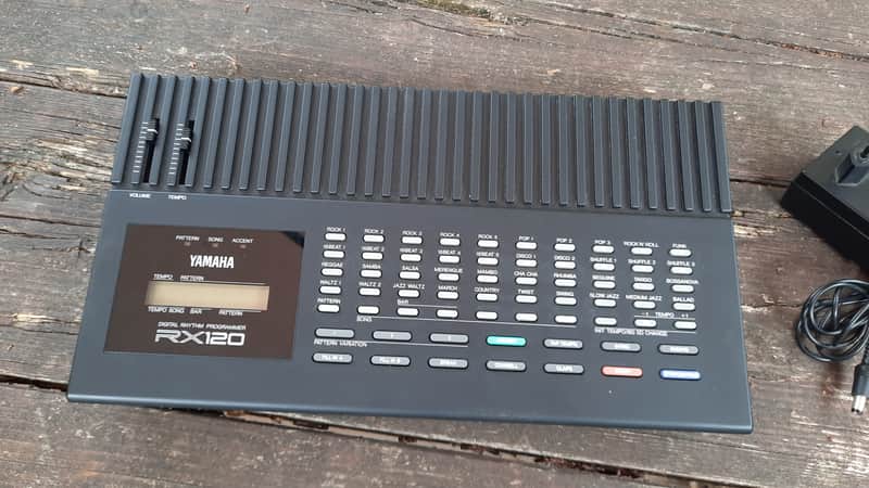 Yamaha RX120 Drum Machine (with orig. box/psu) imagen 1