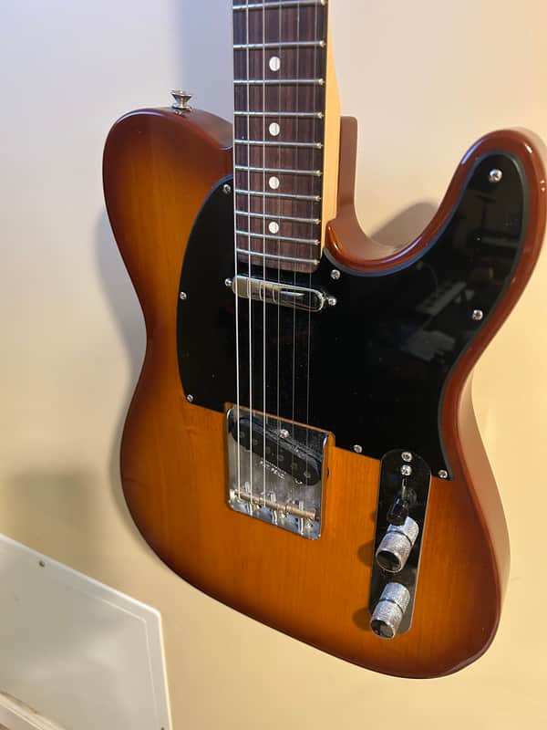 Fender American Performer Telecaster with Rosewood Fretboard 2018 - Present - Honeyburst