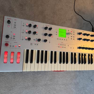 Alesis Ion 49-Key Analog Modeling Synthesizer 2000s Silver image 1