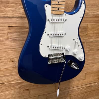 Fender Standard Stratocaster Guitar 2006-MIM- Electron Blue- 8lbs 2oz w/gig bag image 3