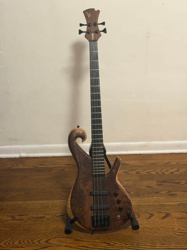 Beardly Customs Bass n/a 11/6/2017 Satin image 1