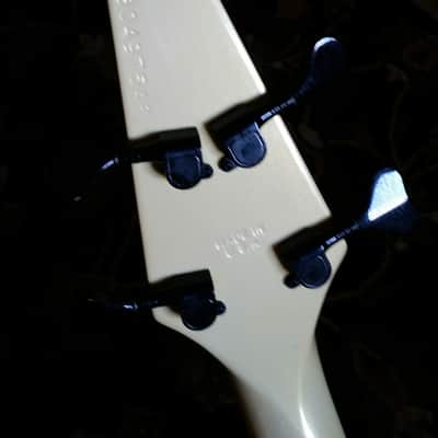 1987 Gibson Bass IV - Pearl White - Thunderbird Pickups - Set Neck image 4
