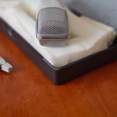 Sennheiser Sennheiser MD 421-2 – Vintage Classic Professional Microphone image 15