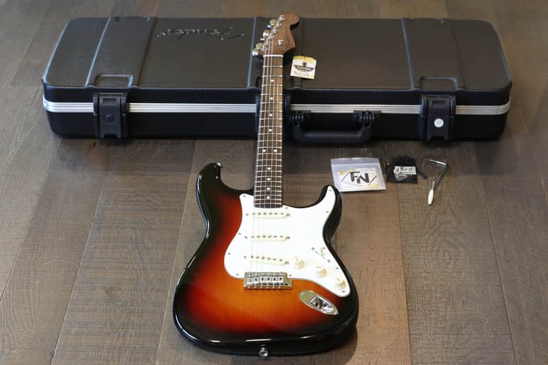 MINTY! 2017 Fender Limited Edition American Professional Stratocaster 3-Color Sunburst w/ Solid Rosewood Neck + OHSC