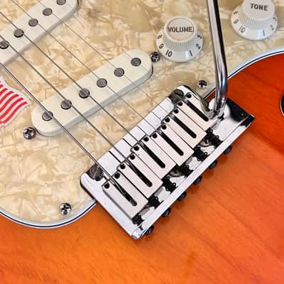 Fender American Deluxe Ash Stratocaster 2005 - Cherry Sunburst image 8
