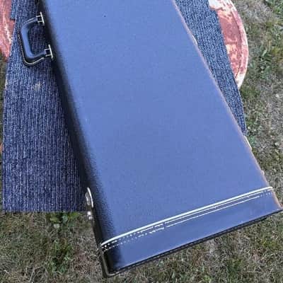VINTAGE 1970's RICKENBACKER 4001 BASS CASE w/KEYS image 2