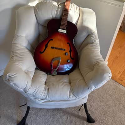 Guild X-50 Cordoba 1965 - Sunburst image 2