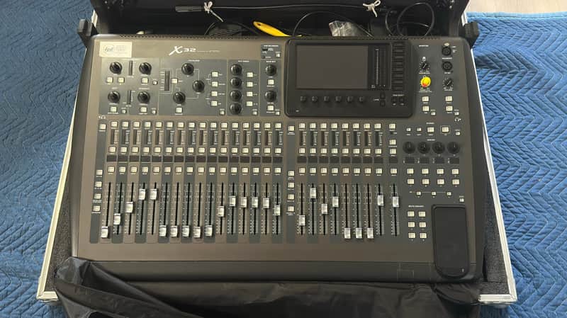 Behringer X32 COMPACT-TP 40-Input 25-Bus Digital Mixing Console Touring Package 2013 - Present - Standard image 1