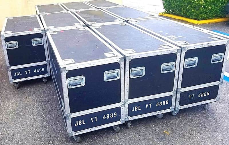 JBL VERTEC 4889 FULL SIZE 3 WAY LINE ARRAY SPEAKERS W/CASE AND COVER (LOT OF 2) image 1