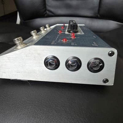 Tech 21 VT Bass Deluxe 2010s - Brushed Aluminum image 3