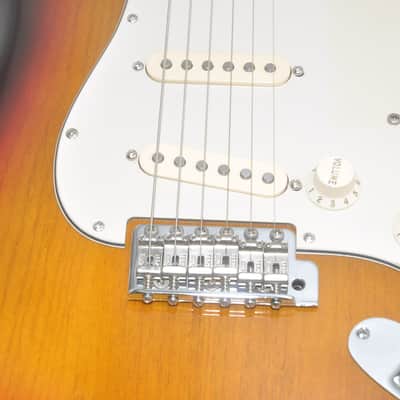 Fender Japan ST-68 Large Head Stratocaster Electric Guitar Ref No 7677 image 4