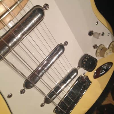 Fender American Stratocaster SSS 1996 Banana image 5