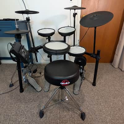 Roland TD-17KVX2 V-Drums Kit Dream Bundle (incl. Tama Speed Cobra HP910LWN + HH915D Lever Glide Hi-hat Stand + Gibraltar 9608 Drum Throne)