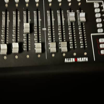 Allen & Heath dLive S3000 image 3
