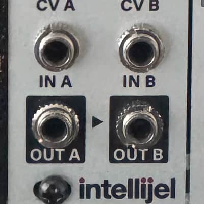 Intellijel uVCA II Dual Log / Lin VCA Eurorack Module 2013 - 2016 - Silver image 1