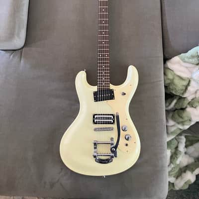 Danelectro The '64 with Bigsby 2010s - Vintage White- Open to all offers image 1