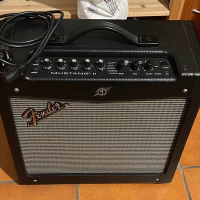 FENDER Mustang II (V.2) Amplificatore combo per chitarra 40 WATT image 2