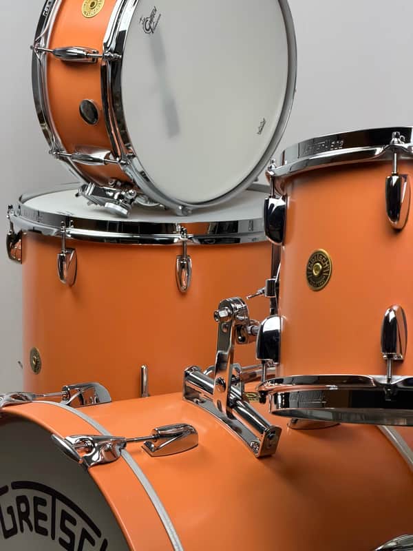 Gretsch 22/13/16/5.5x14" Broadkaster Vintage-Build Drum Set - Exclusive Satin Cameo Coral imagen 1