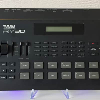 YAMAHA ry 30 80's Black ( very rare / Vintage digital groovebox) Near mint condition ! no AC adaptat image 4
