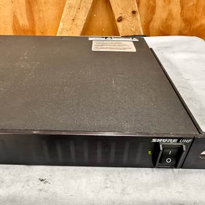 Shure UA845-UA UHF Antenna Distribution System - 782-806 MHz - Working image 4