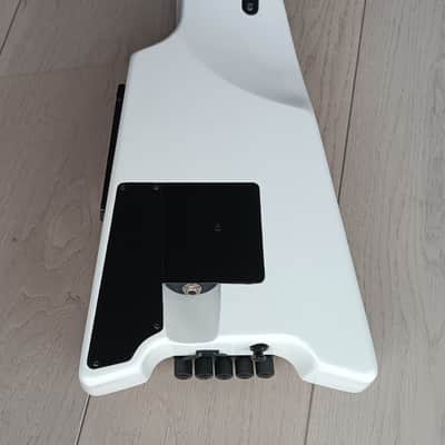 Steinberger Synapse XS-15FPA 2003 White 5 string Bass Graphite image 9