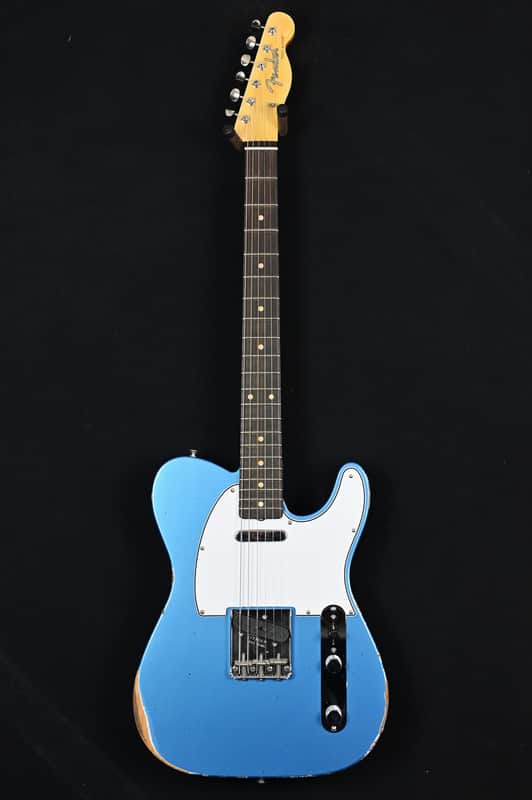 Fender Custom Shop 60's Telecaster from 2023 in Relic Lake Placid Blue with original hardcase image 1